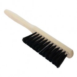 Щётка-смётка 3-х рядная 320мм с дерев.ручкой Щётка-смётка 3-х рядная 320мм с дерев.ручкой